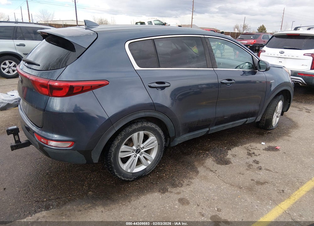 2018 KIA SPORTAGE LX VIN: KNDPMCAC9J7319757