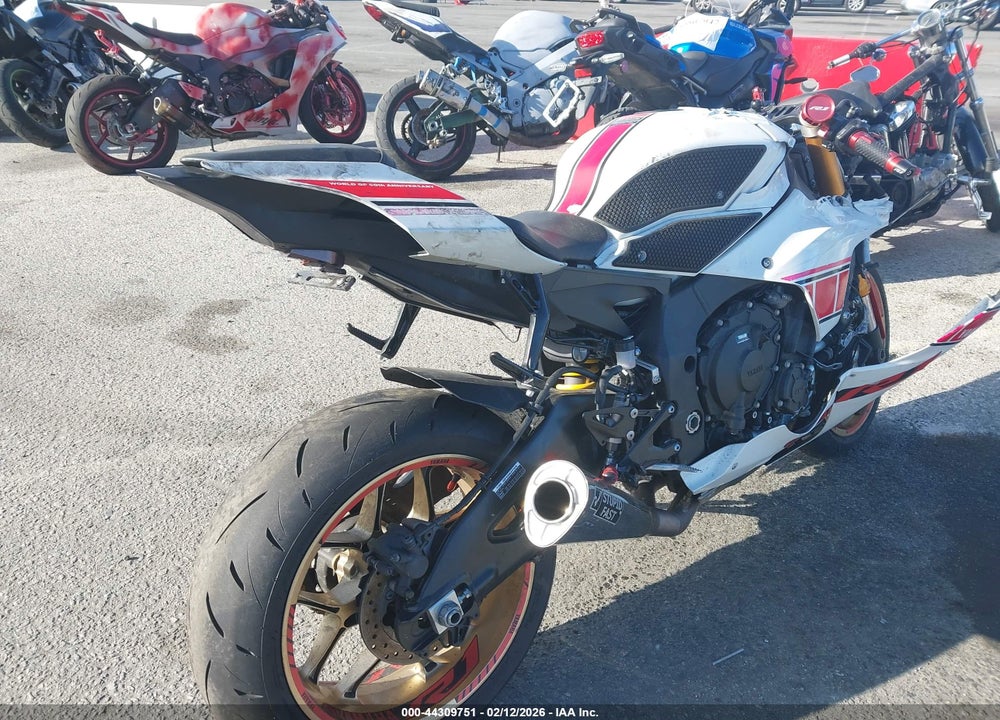 2022 YAMAHA YZFR1 VIN: JYARN66Y8NA000768