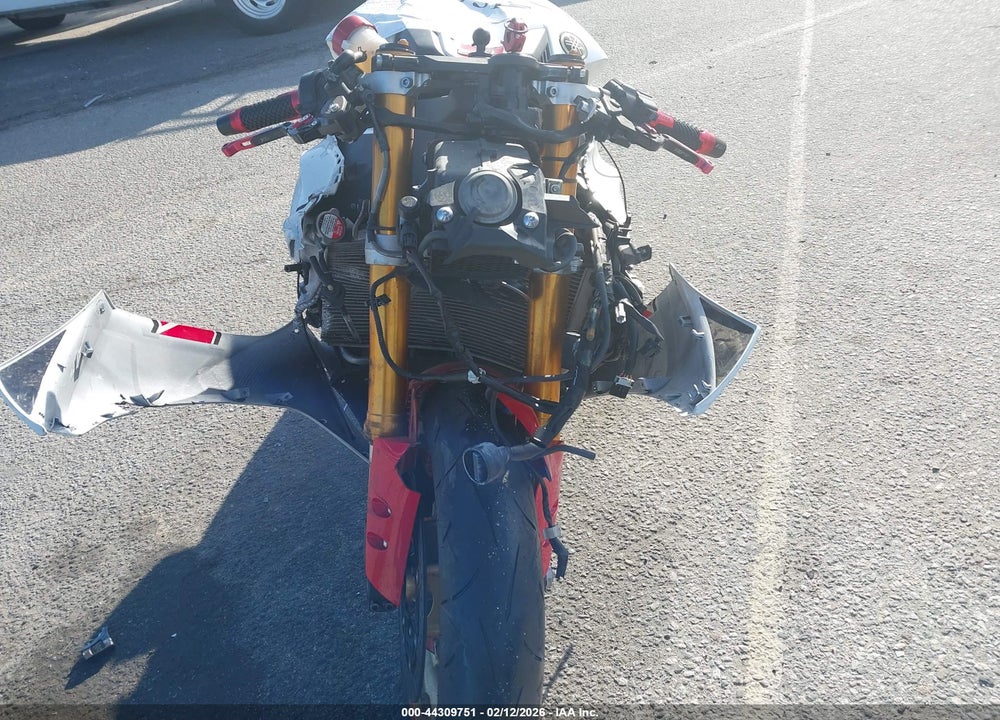 2022 YAMAHA YZFR1 VIN: JYARN66Y8NA000768