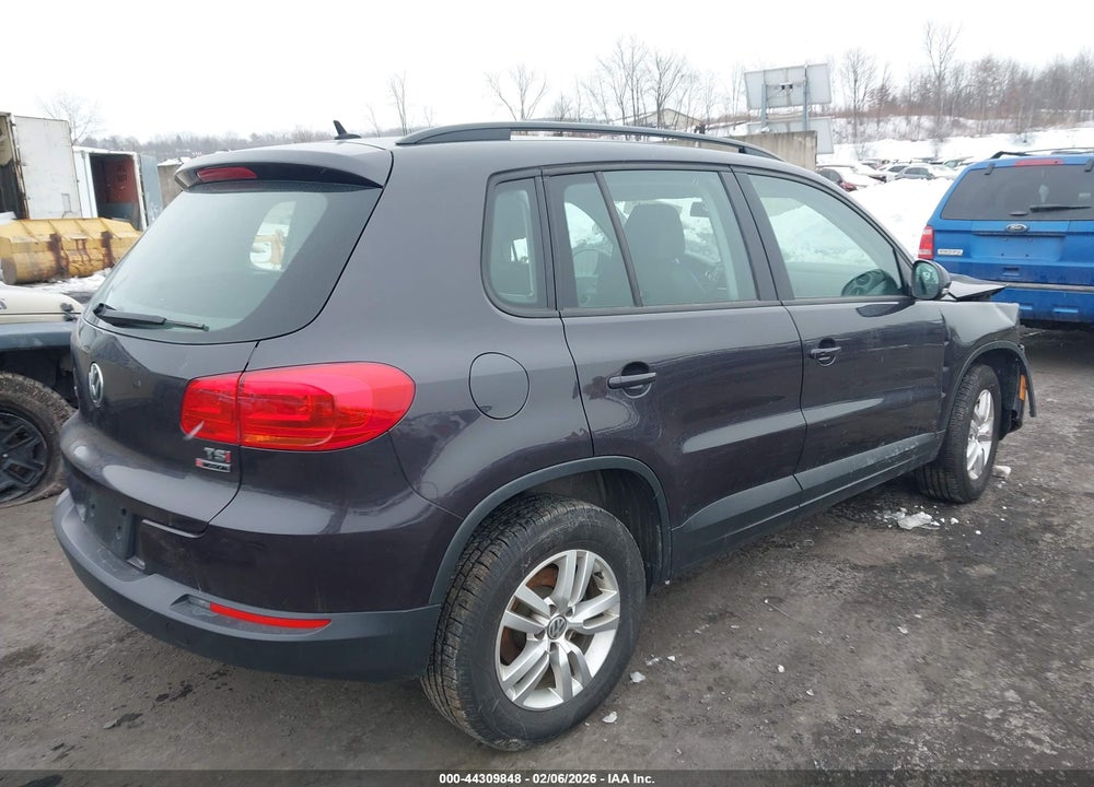 2016 VOLKSWAGEN TIGUAN S VIN: WVGBV7AX1GW593014