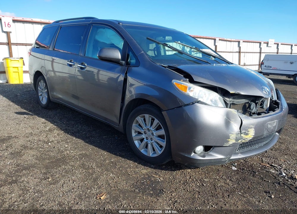 2016 TOYOTA SIENNA XLE 8 PASSENGER VIN: 5TDYK3DC5GS715284