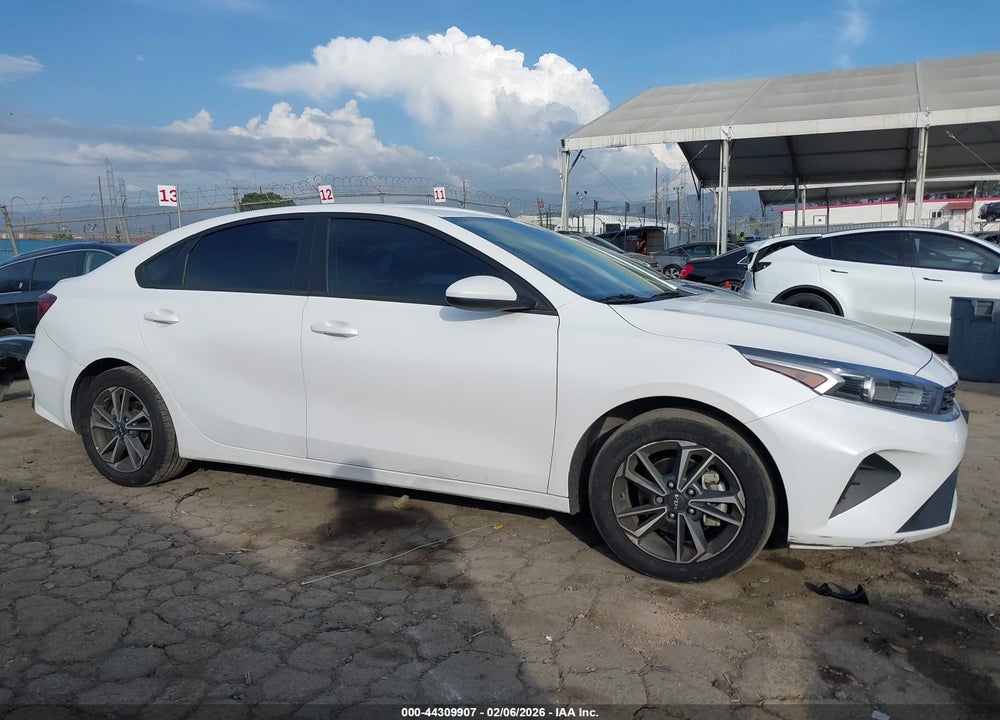 2023 KIA FORTE LXS VIN: 3KPF24AD7PE618141