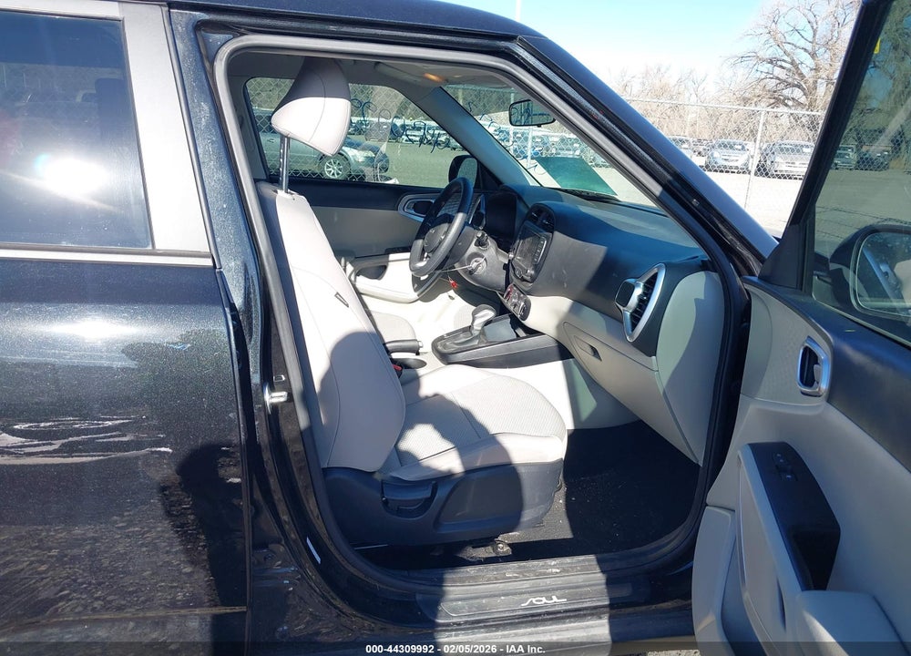 2023 KIA SOUL LX VIN: KNDJ23AU5P7891471