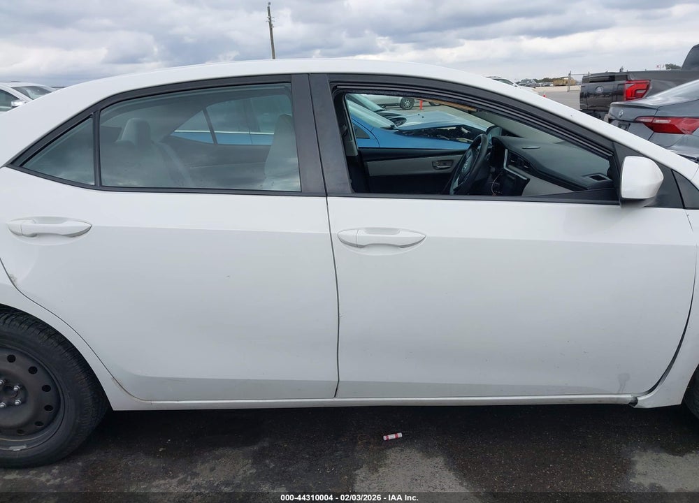 2018 TOYOTA COROLLA LE VIN: 5YFBURHE2JP814272