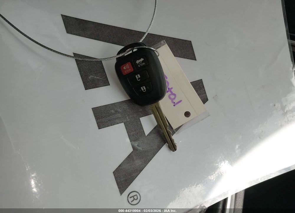 2018 TOYOTA COROLLA LE VIN: 5YFBURHE2JP814272
