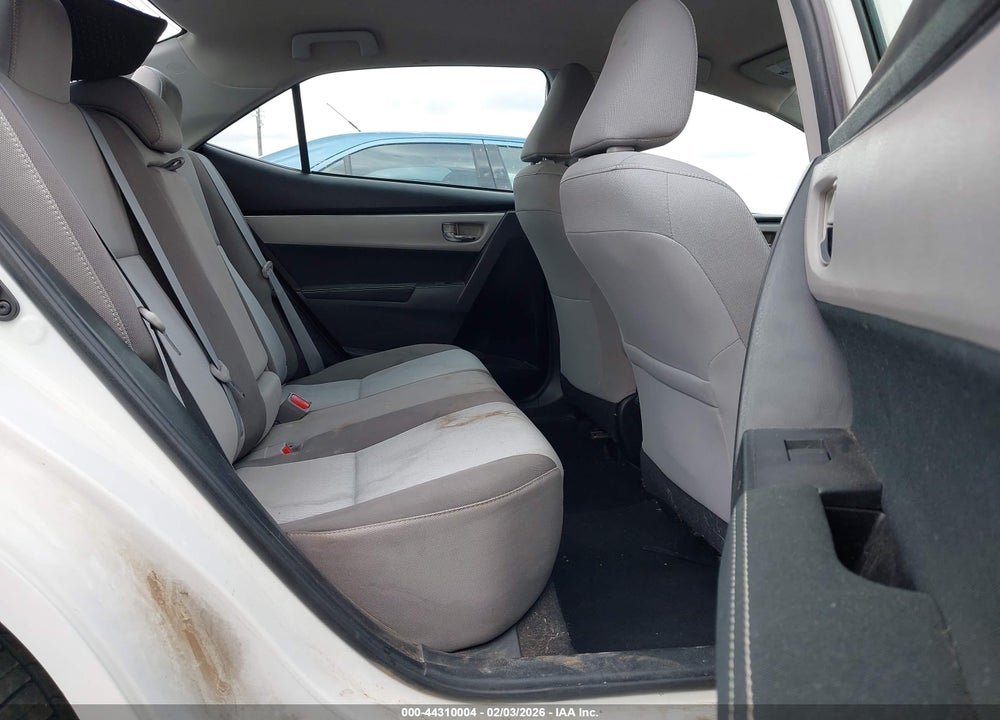 2018 TOYOTA COROLLA LE VIN: 5YFBURHE2JP814272