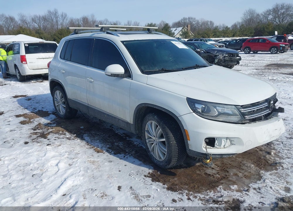 2016 VOLKSWAGEN TIGUAN SE VIN: WVGAV7AX4GW580205