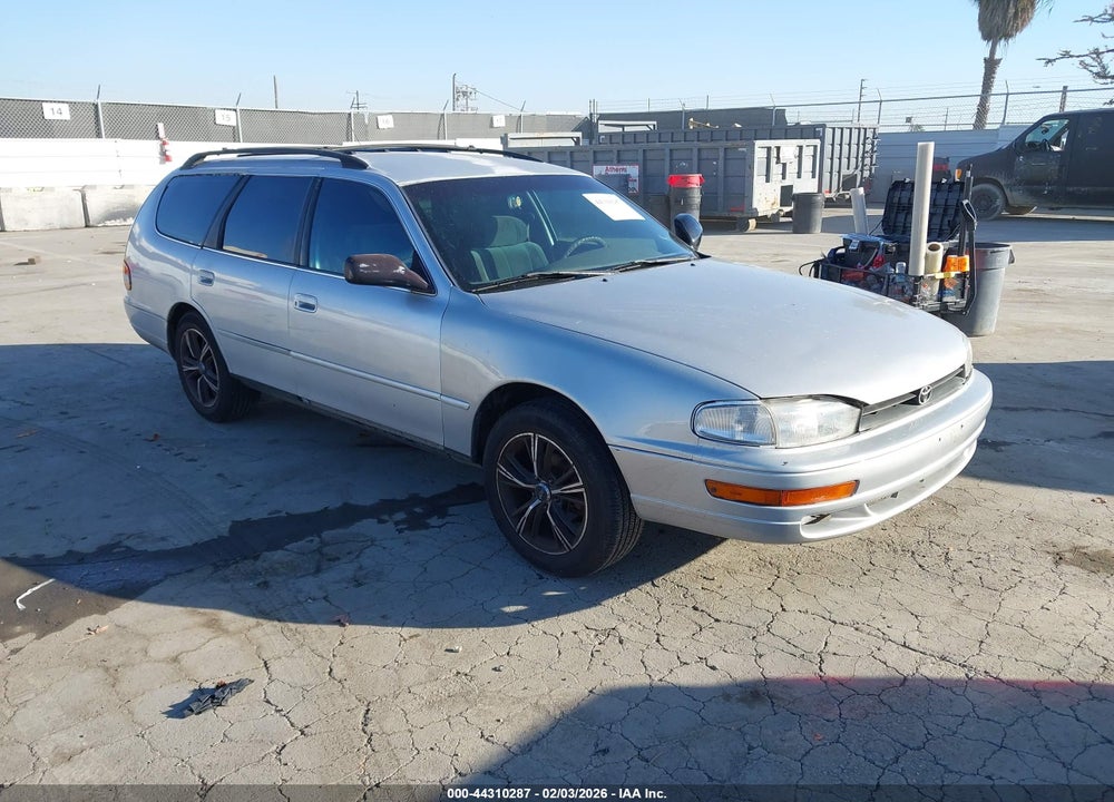 1993 TOYOTA CAMRY LE VIN: 4T1SK12W1PU256091