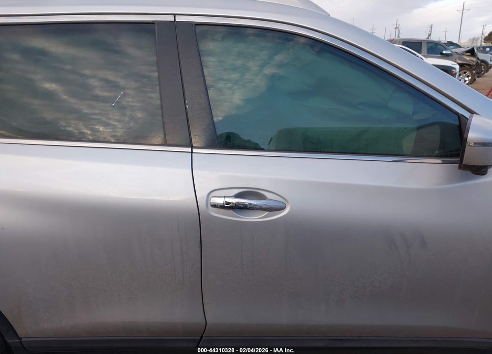 2016 NISSAN ROGUE SL VIN: 5N1AT2MT8GC894426