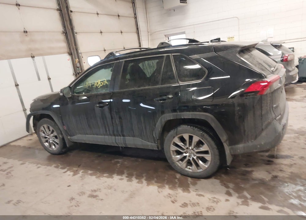 2021 TOYOTA RAV4 XLE PREMIUM VIN: 2T3A1RFV0MC241553