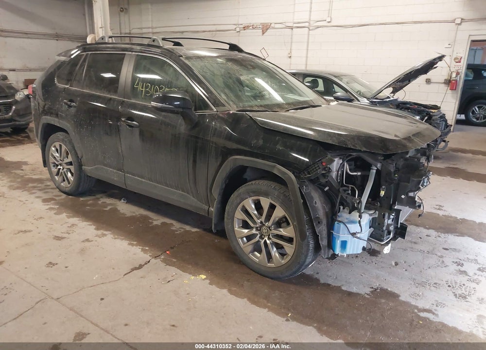 2021 TOYOTA RAV4 XLE PREMIUM VIN: 2T3A1RFV0MC241553