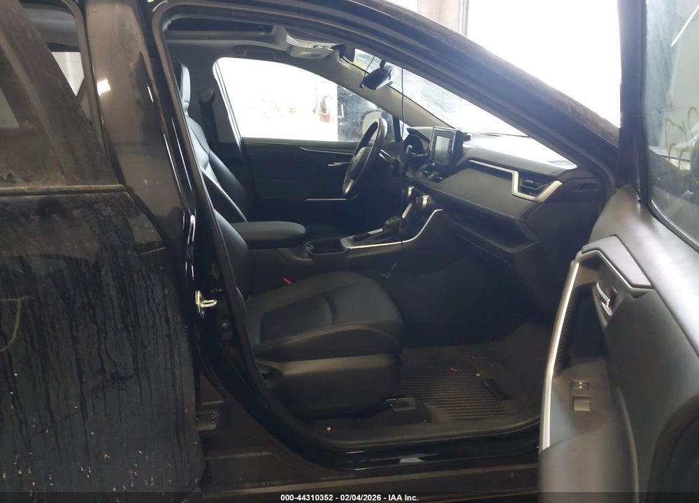 2021 TOYOTA RAV4 XLE PREMIUM VIN: 2T3A1RFV0MC241553