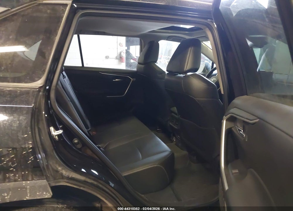 2021 TOYOTA RAV4 XLE PREMIUM VIN: 2T3A1RFV0MC241553
