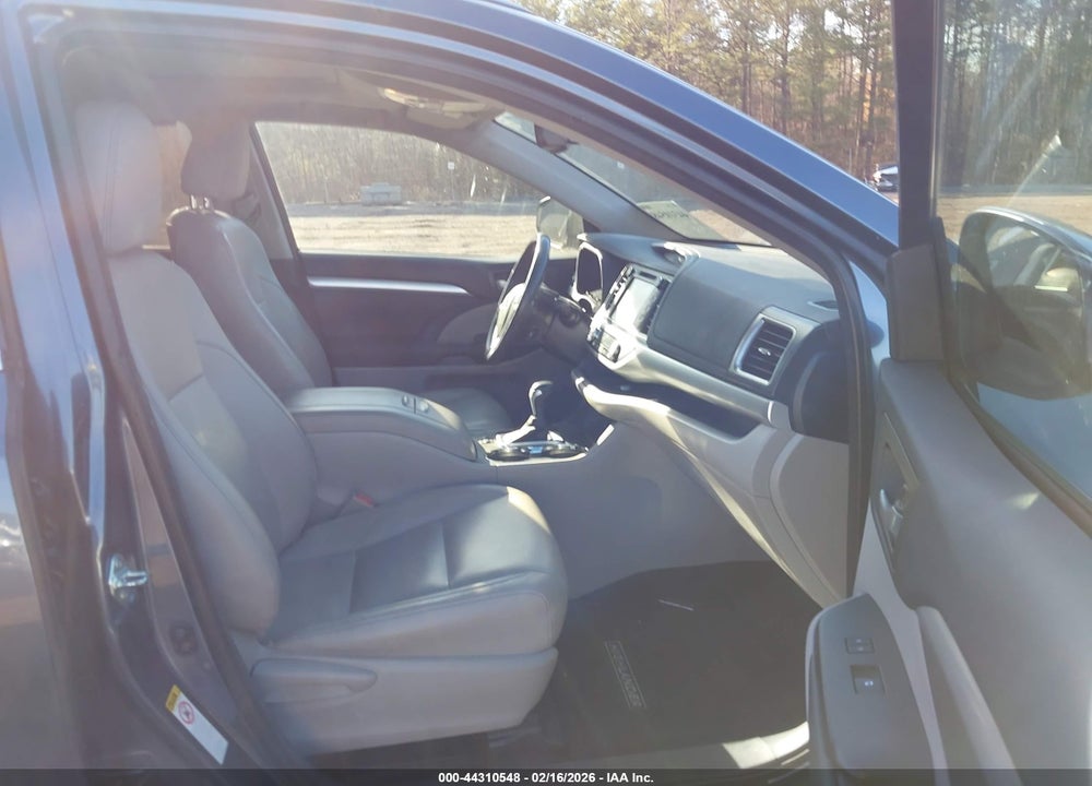 2014 TOYOTA HIGHLANDER XLE V6 VIN: 5TDKKRFH6ES031312