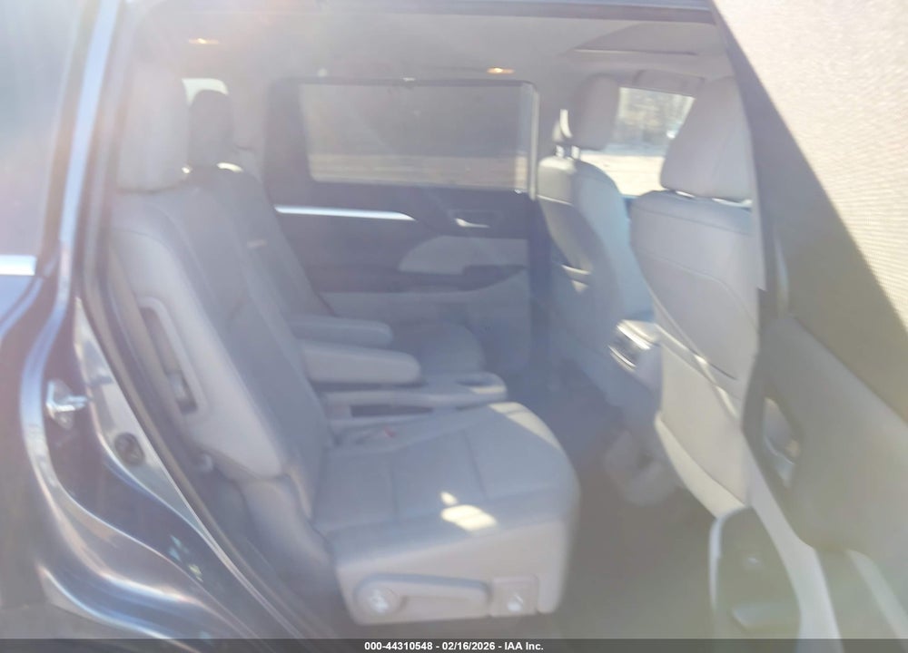 2014 TOYOTA HIGHLANDER XLE V6 VIN: 5TDKKRFH6ES031312