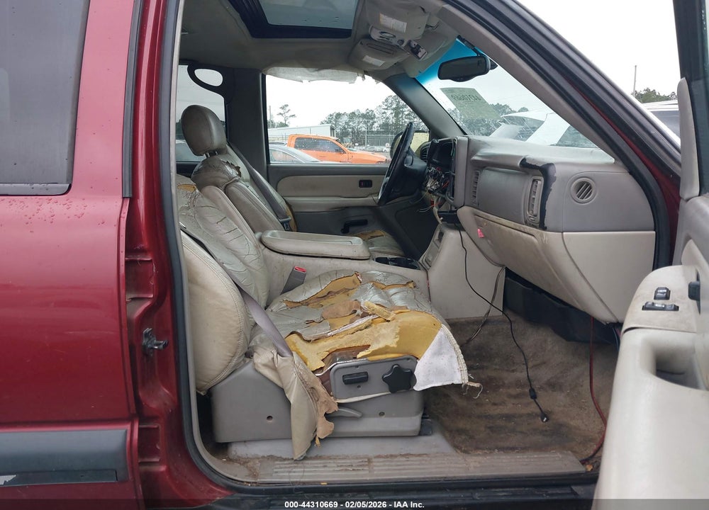 2002 CHEVROLET SUBURBAN 1500 LS VIN: 1GNEC16Z82J162326