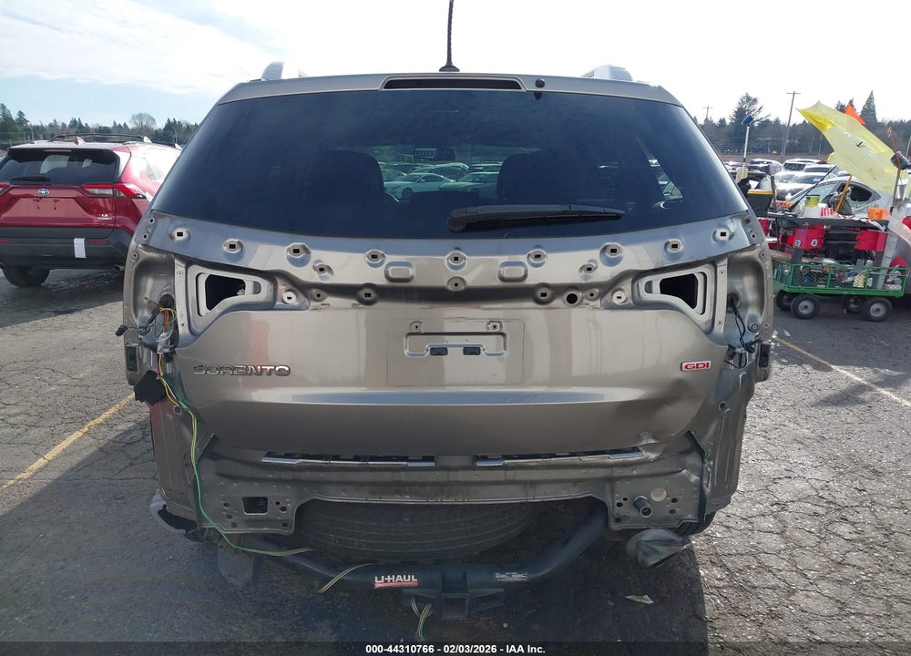 2015 KIA SORENTO LX VIN: 5XYKTCA66FG585450