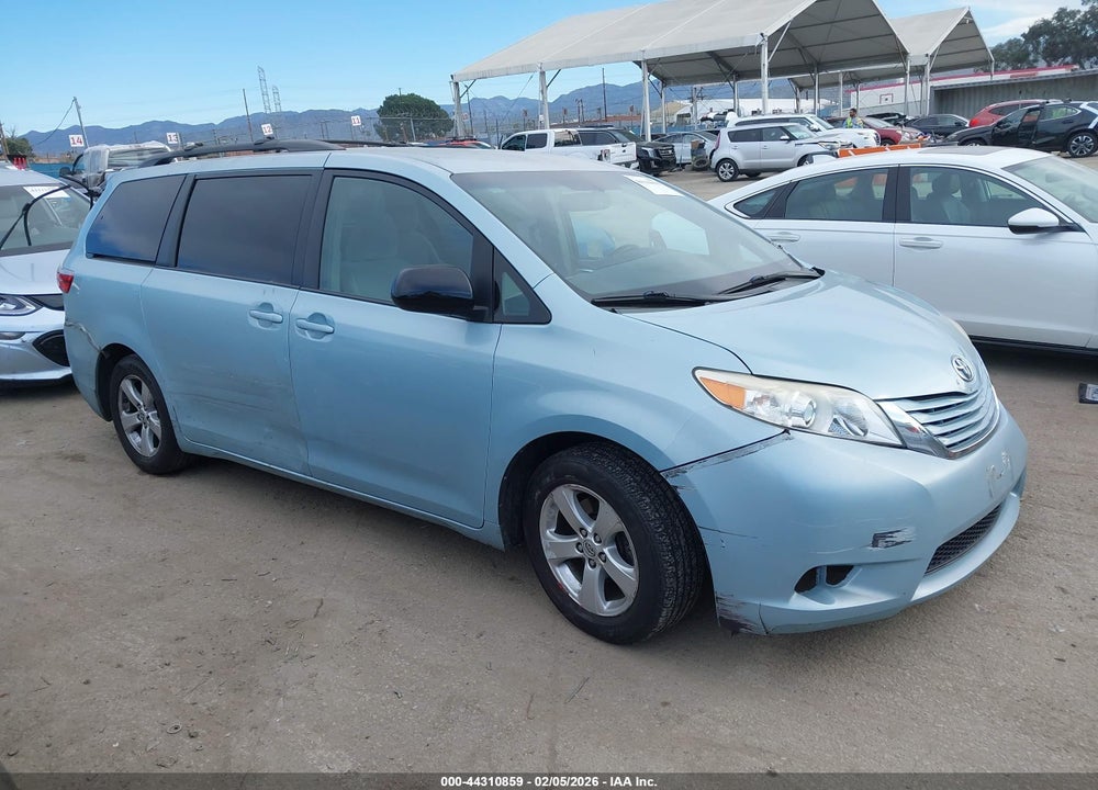 2015 TOYOTA SIENNA LE 8 PASSENGER VIN: 5TDKK3DC1FS645626