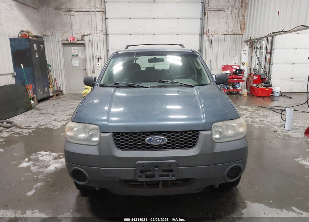 2005 FORD ESCAPE XLS VIN: 1FMYU92Z65KE00577