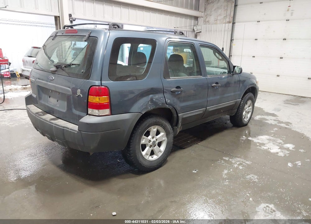 2005 FORD ESCAPE XLS VIN: 1FMYU92Z65KE00577
