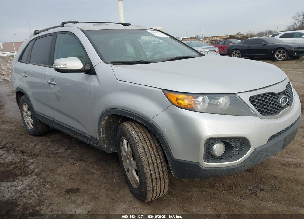 2013 KIA SORENTO LX VIN: 5XYKT3A61DG419401