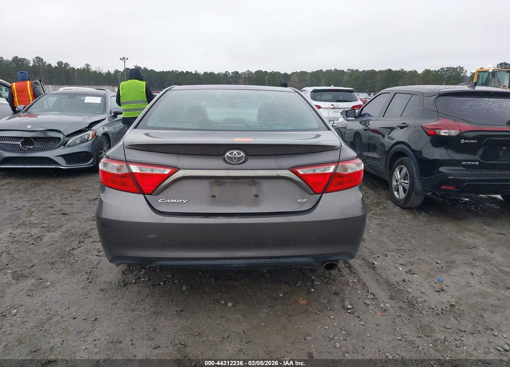 2015 TOYOTA CAMRY SE VIN: 4T1BF1FK4FU060978