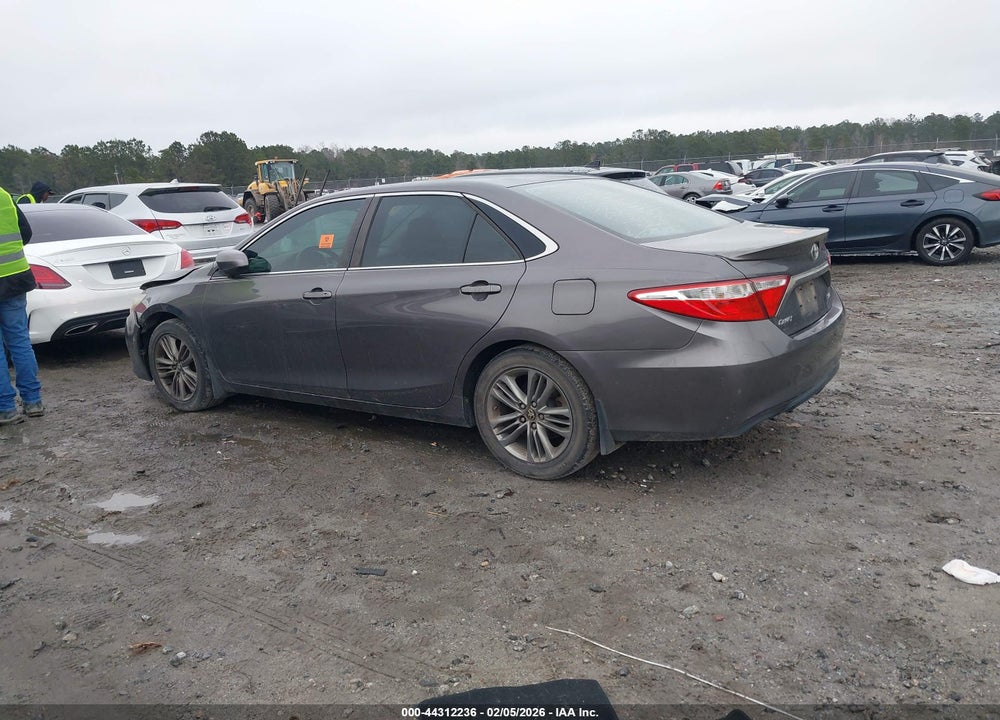 2015 TOYOTA CAMRY SE VIN: 4T1BF1FK4FU060978