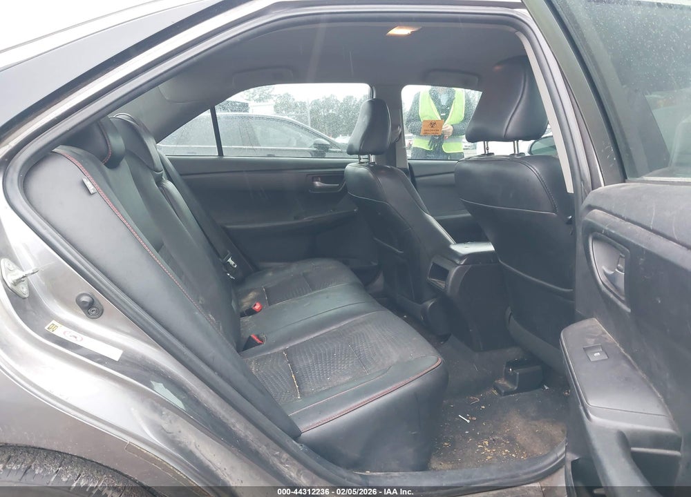 2015 TOYOTA CAMRY SE VIN: 4T1BF1FK4FU060978