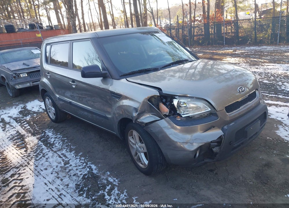 2011 KIA SOUL + VIN: KNDJT2A2XB7195770