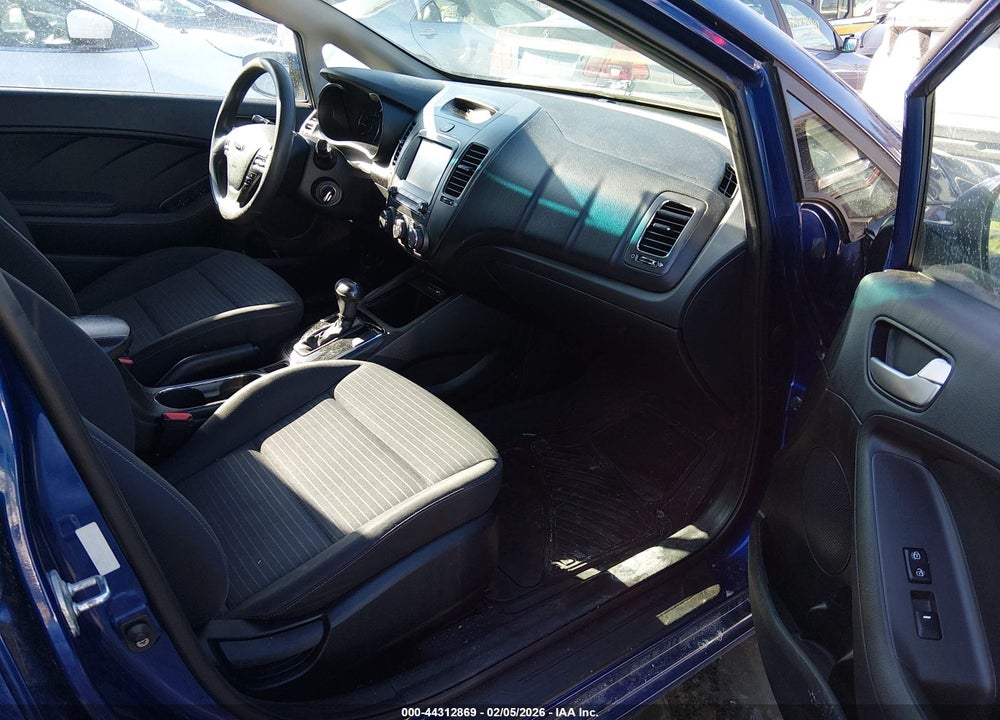 2018 KIA FORTE LX VIN: 3KPFL4A72JE241202