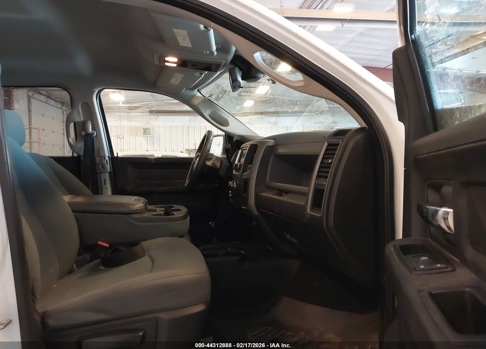 2014 RAM 2500 TRADESMAN VIN: 3C6TR5CT1EG126187