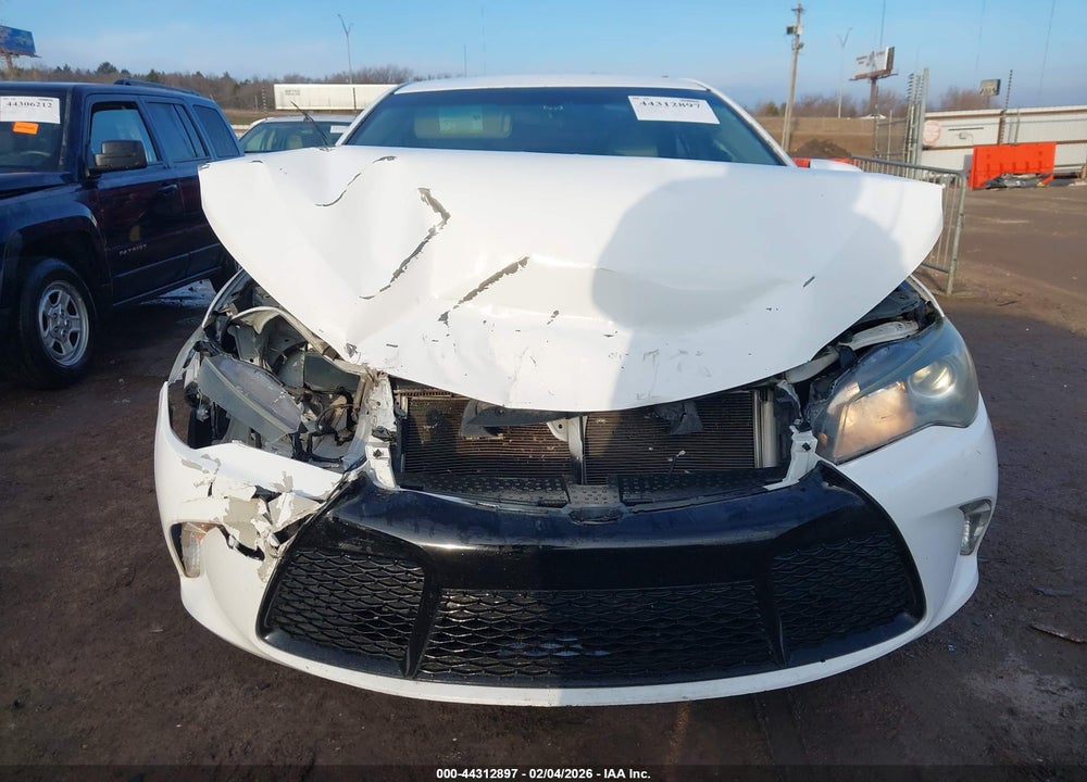 2015 TOYOTA CAMRY SE VIN: 4T1BF1FK4FU021128