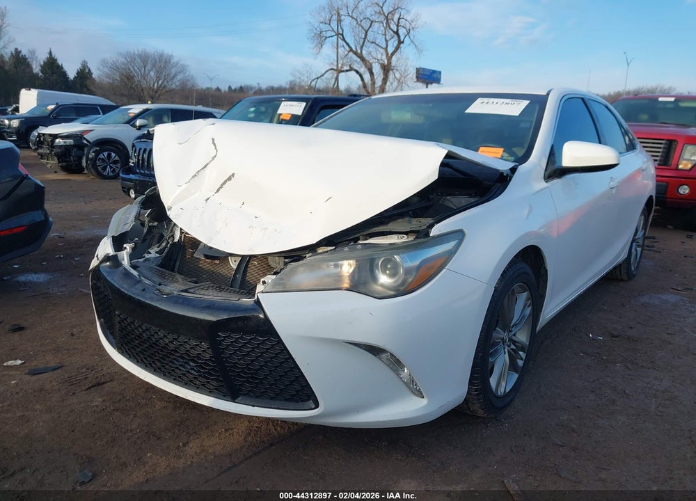 2015 TOYOTA CAMRY SE VIN: 4T1BF1FK4FU021128