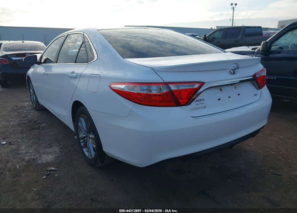 2015 TOYOTA CAMRY SE VIN: 4T1BF1FK4FU021128