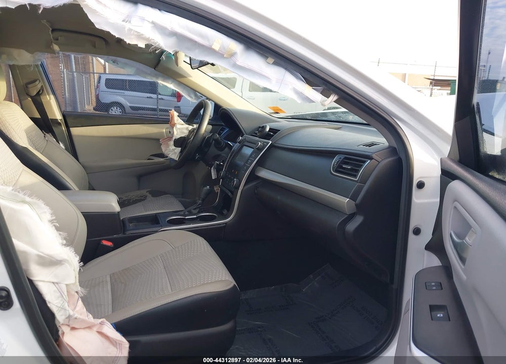 2015 TOYOTA CAMRY SE VIN: 4T1BF1FK4FU021128