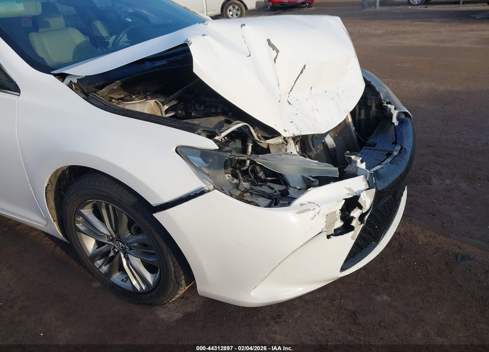 2015 TOYOTA CAMRY SE VIN: 4T1BF1FK4FU021128