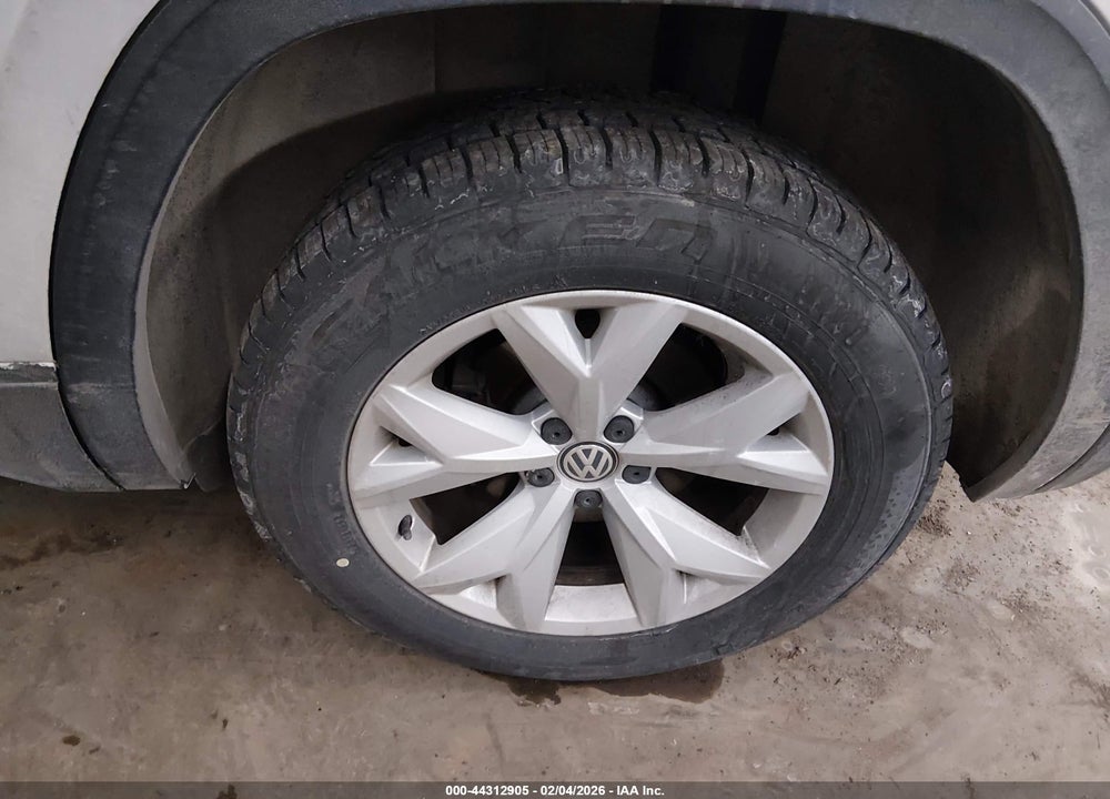 2018 VOLKSWAGEN ATLAS 3.6L V6 SE VIN: 1V2KR2CA5JC563025