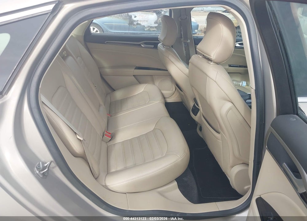 2015 FORD FUSION SE VIN: 3FA6P0H9XFR204022