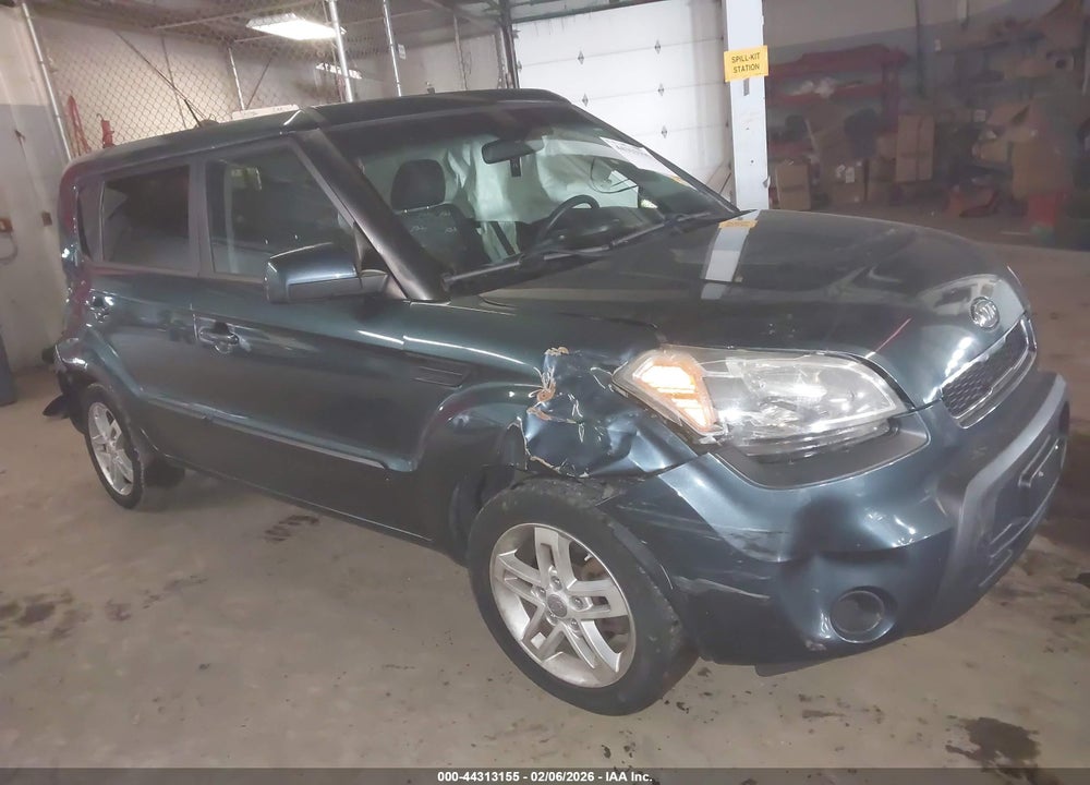 2011 KIA SOUL + VIN: KNDJT2A27B7329585