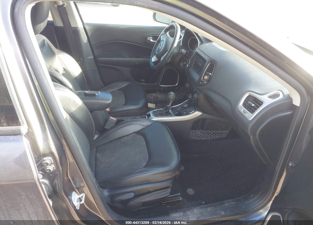 2018 JEEP COMPASS LATITUDE 4X4 VIN: 3C4NJDBBXJT223370