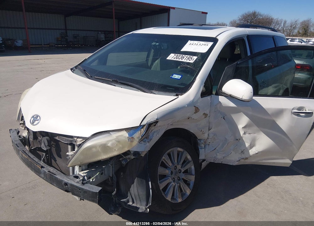 2011 TOYOTA SIENNA LIMITED V6 VIN: 5TDYK3DC9BS167931