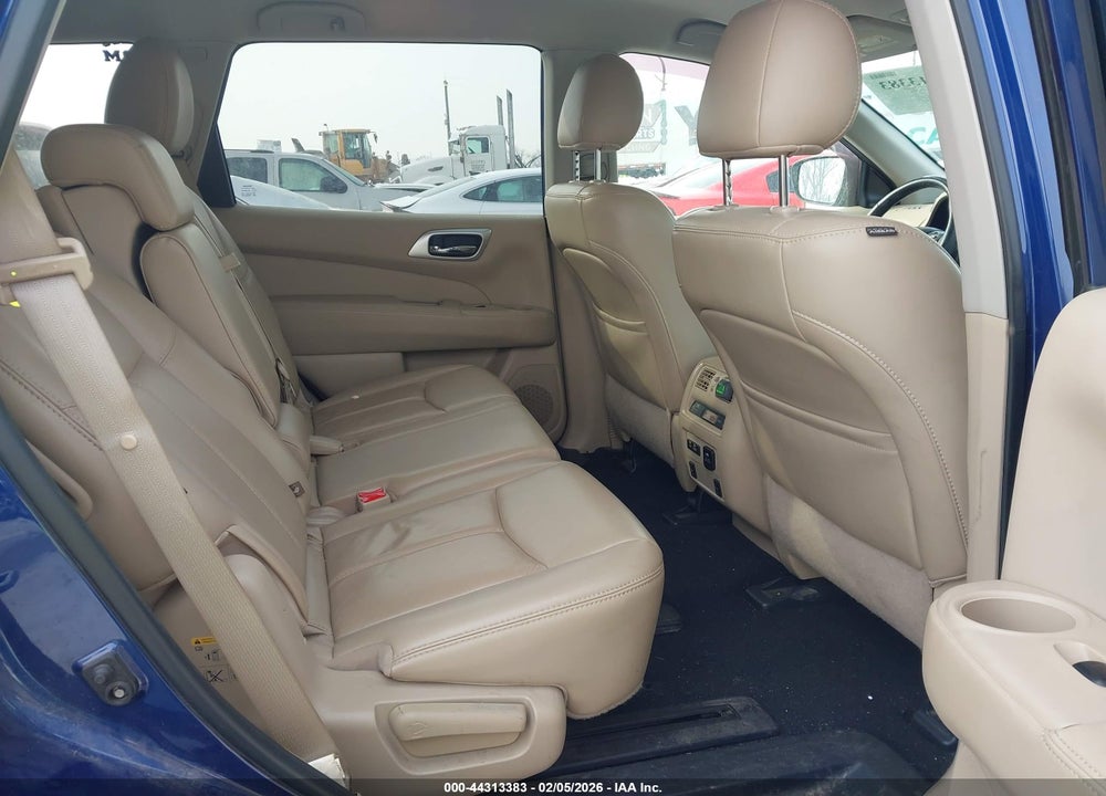 2019 NISSAN PATHFINDER SL VIN: 5N1DR2MMXKC585232