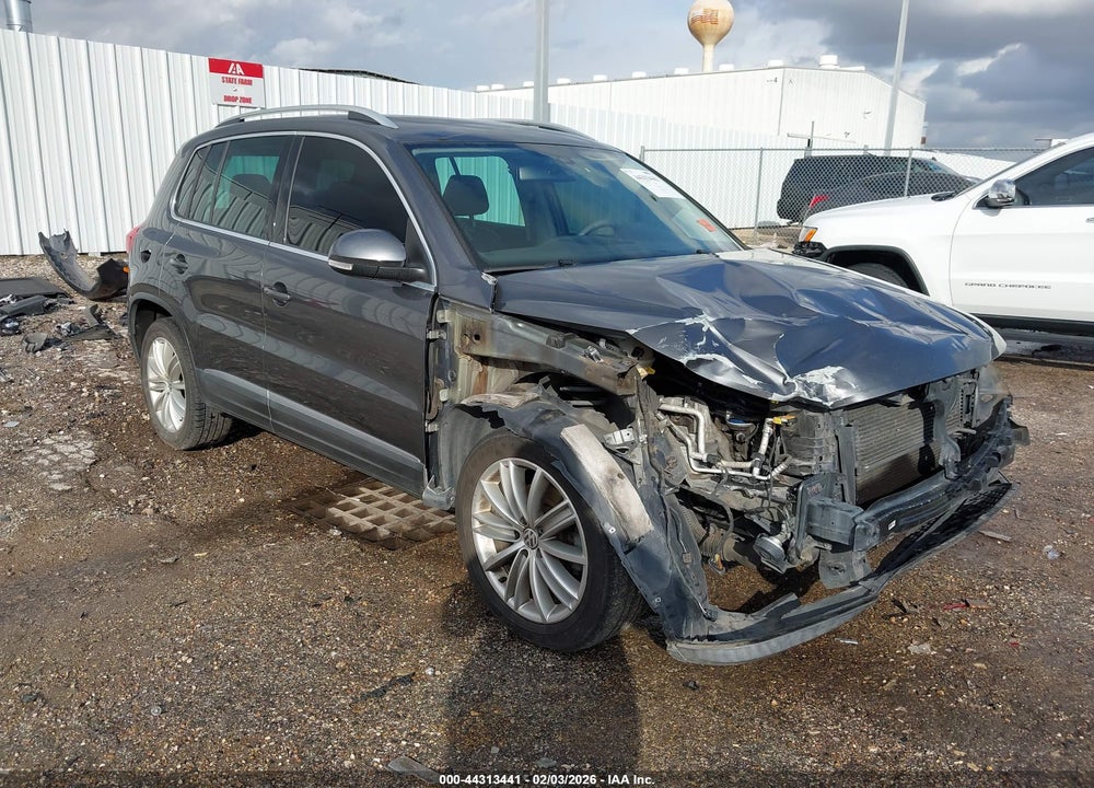 2016 VOLKSWAGEN TIGUAN SE VIN: WVGAV7AX0GW530790