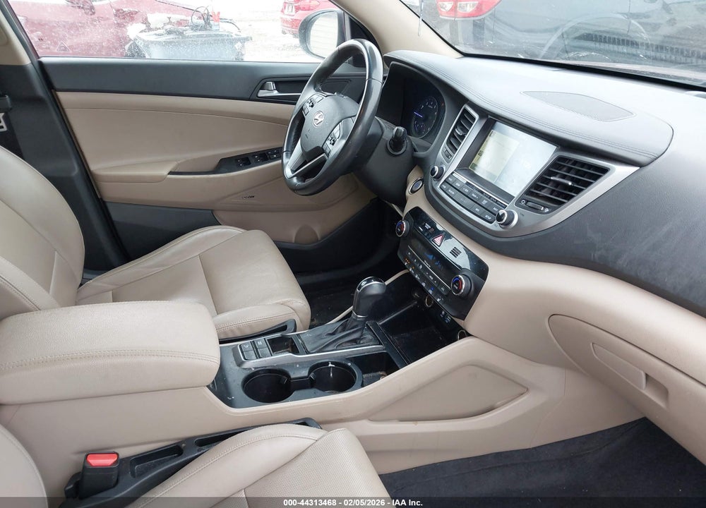 2017 HYUNDAI TUCSON SE PLUS VIN: KM8J33A49HU428888