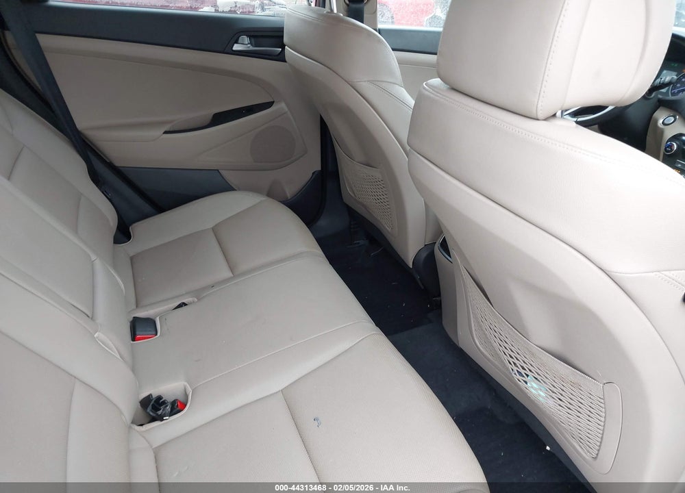 2017 HYUNDAI TUCSON SE PLUS VIN: KM8J33A49HU428888