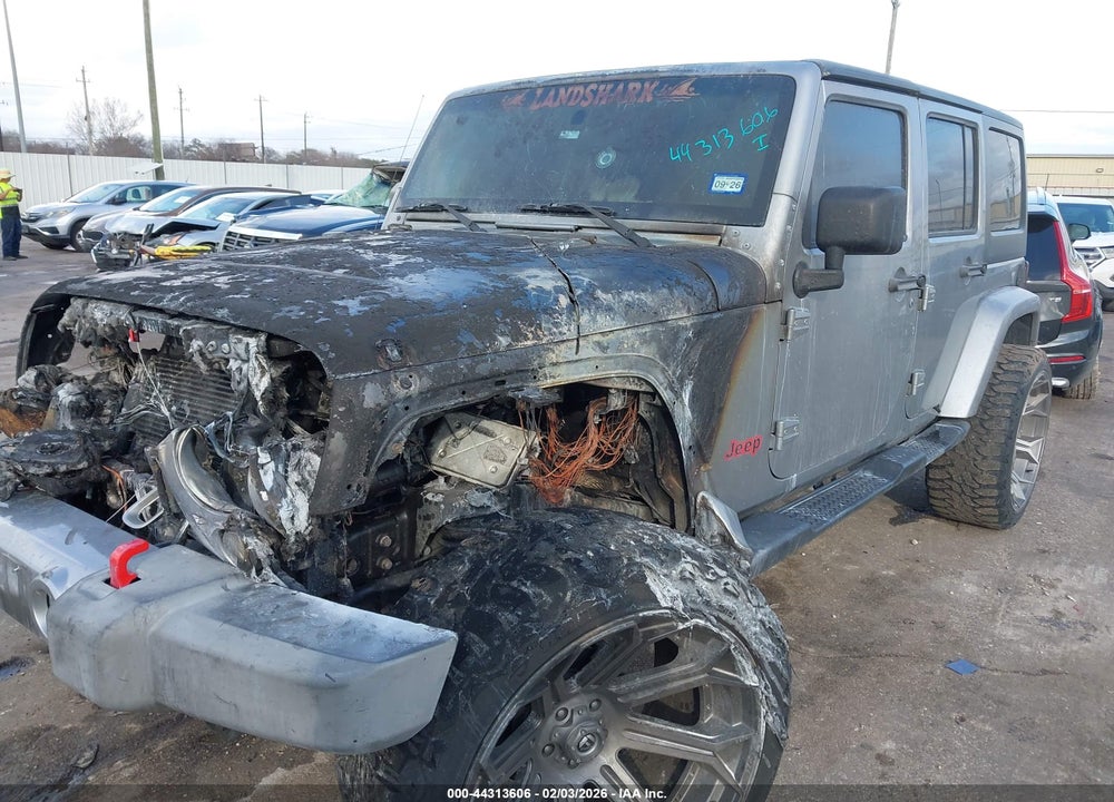 2018 JEEP WRANGLER JK UNLIMITED SAHARA 4X4 VIN: 1C4HJWEG2JL918325
