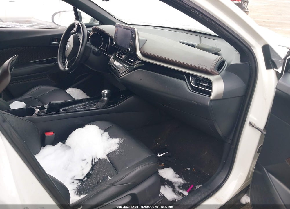 2019 TOYOTA C-HR LIMITED VIN: NMTKHMBX0KR100665
