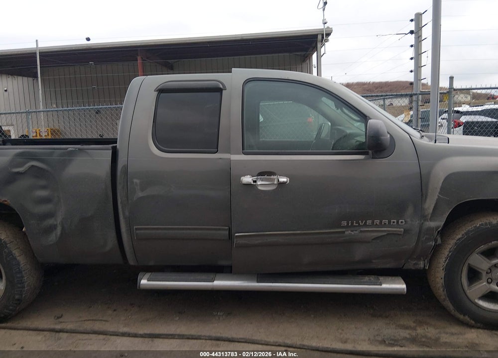2011 CHEVROLET SILVERADO 1500 LT VIN: 1GCRKSE34BZ148523