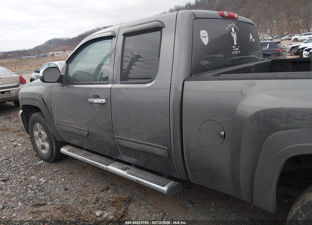 2011 CHEVROLET SILVERADO 1500 LT VIN: 1GCRKSE34BZ148523