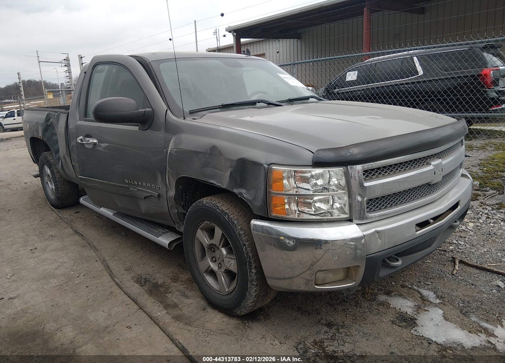 2011 CHEVROLET SILVERADO 1500 LT VIN: 1GCRKSE34BZ148523